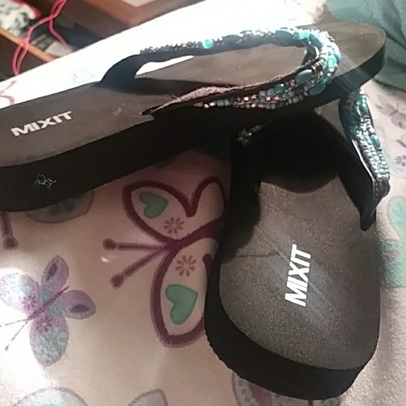 Sandals - Picture 2 of 2